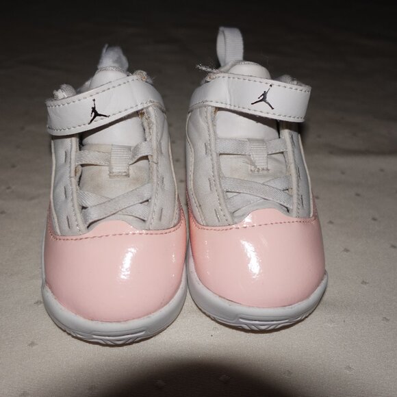 PREOWNED TODDLER GIRLS NIKE AIR JORDAN PINK & WHITE SNEAKERS SIZE 5C - Picture 1 of 5